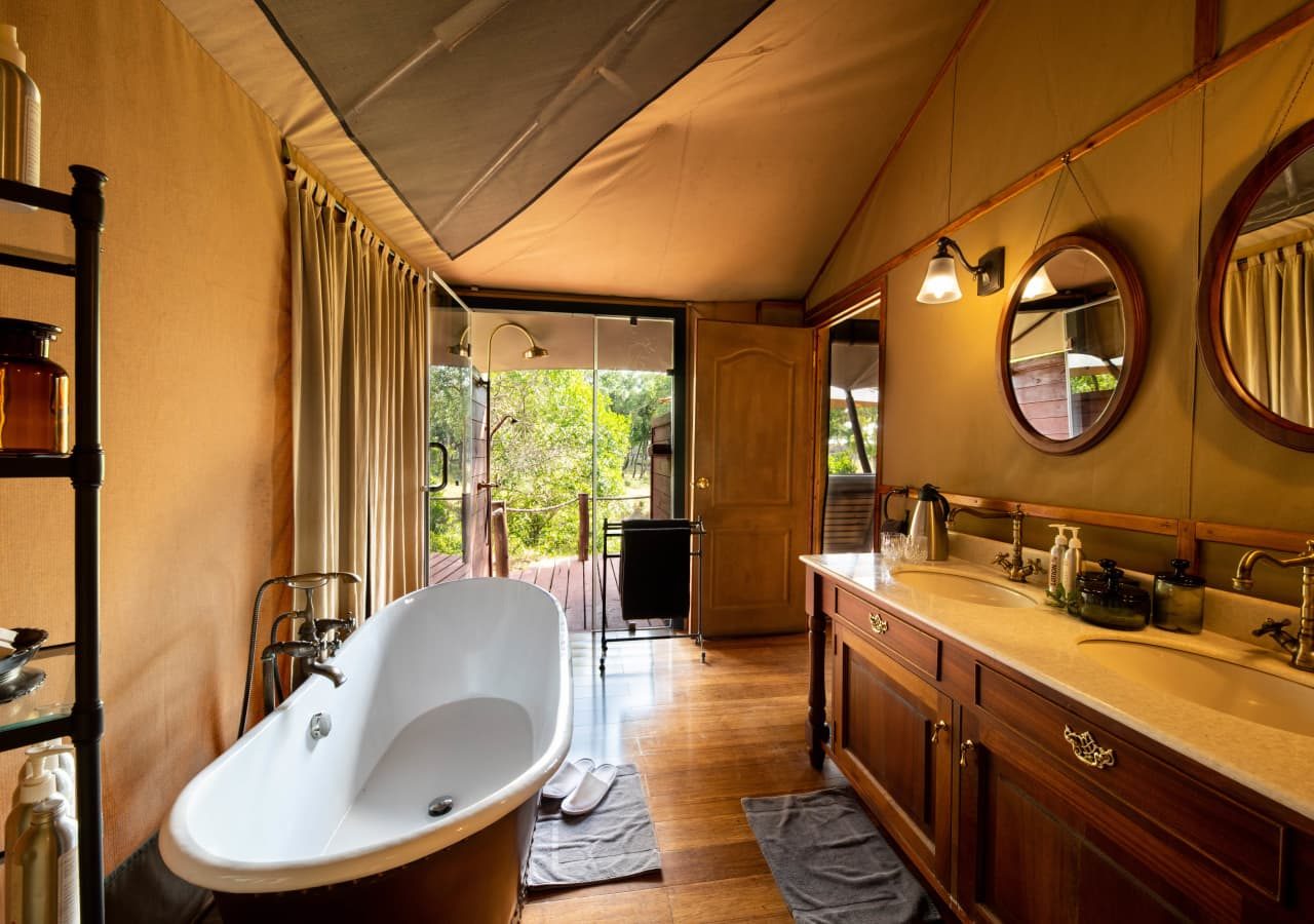 Sand river masai mara luxury tent bathroom 1280