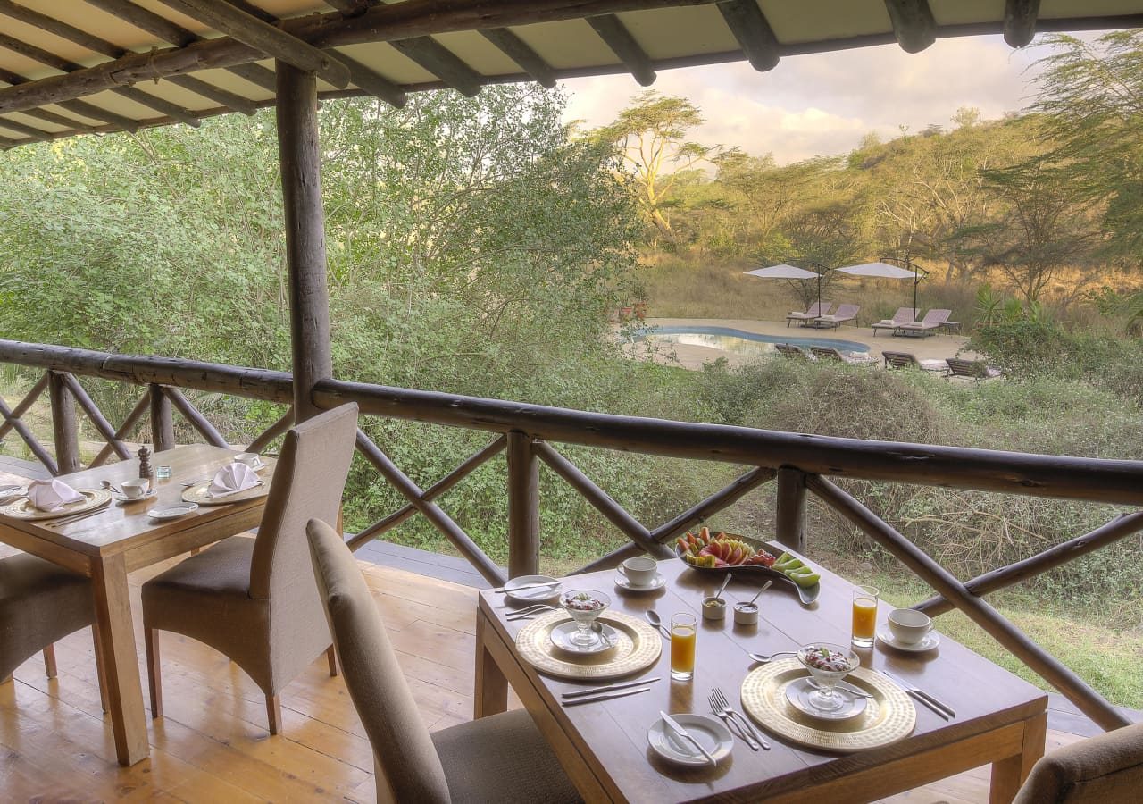 The emakoko breakfast with view of the pool 1280