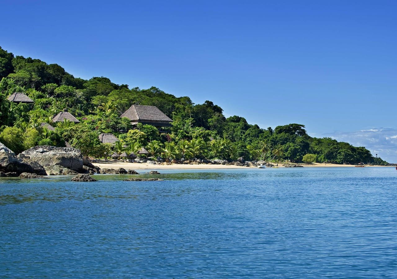 Tsara komba lodge accomodation overlooking the sea 1280