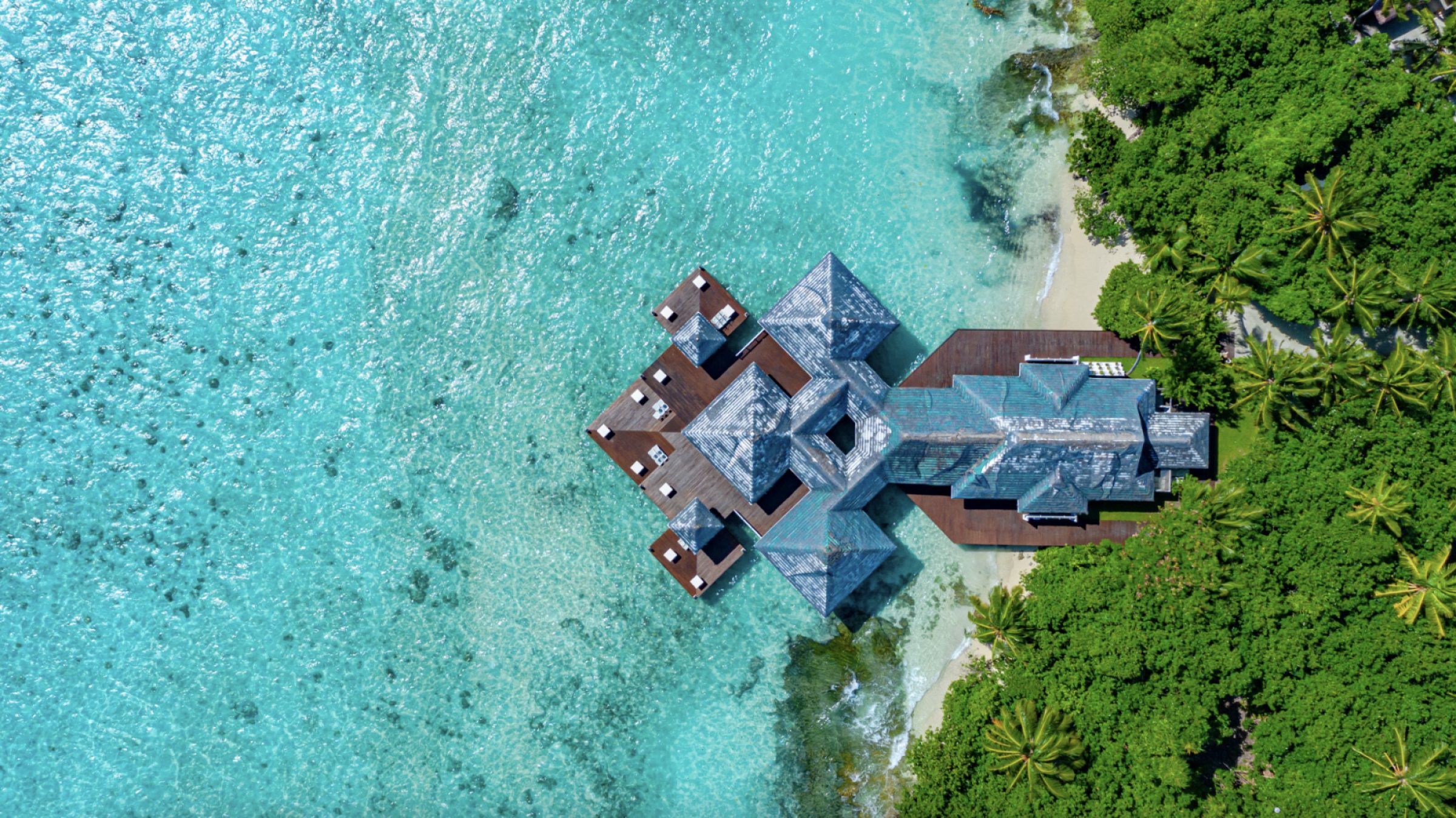 Ayada maldives aerial view of the resort 2400