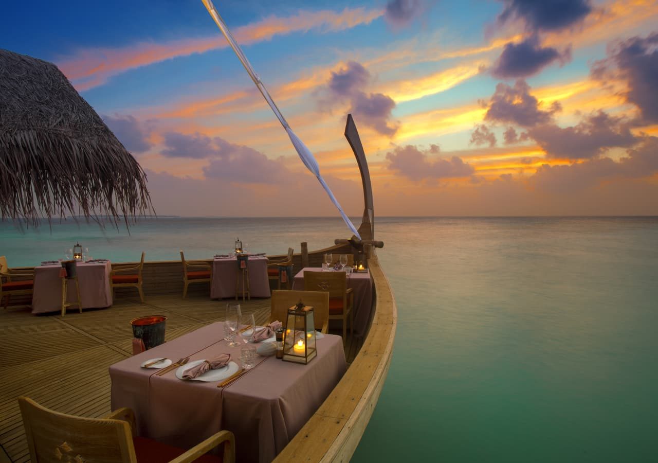 Milaidhoo island batheli by the reef dining 1280