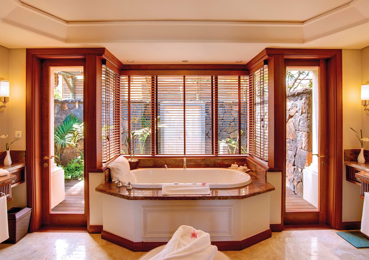 Constance prince maurice villa bathtub 1280