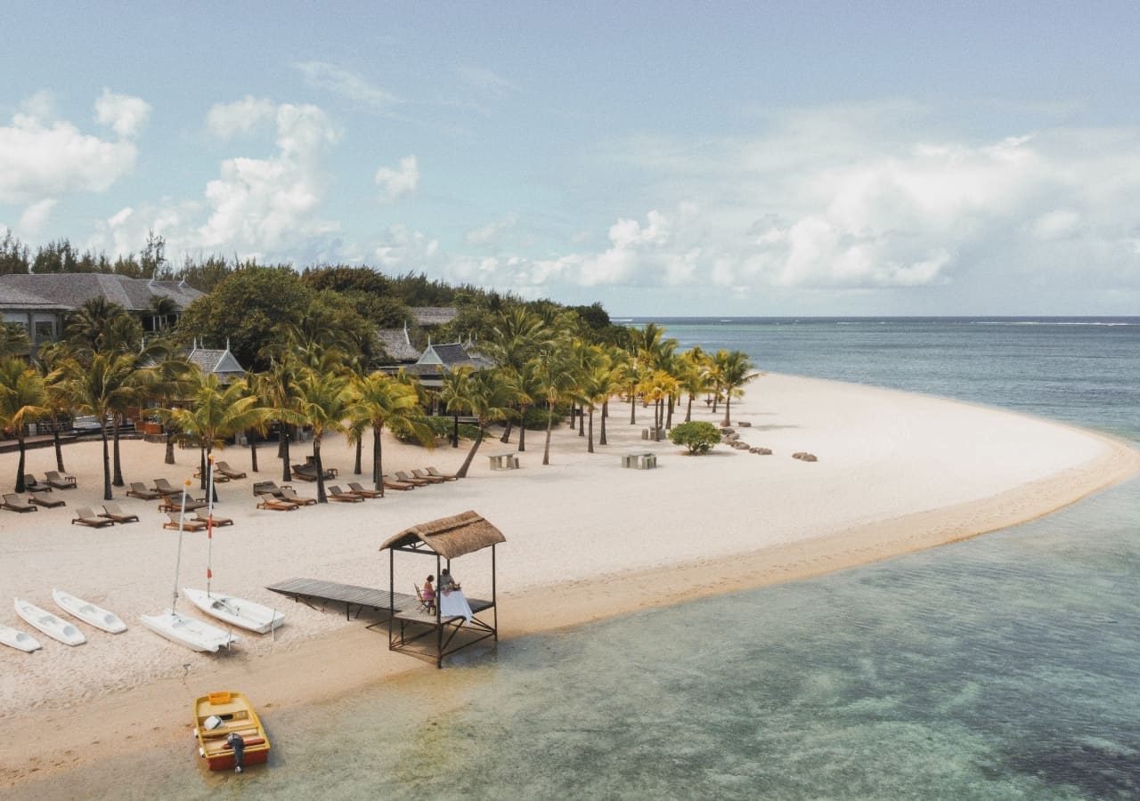 Jw marriott mauritius resort jw marriott mauritius view of private beach 1280