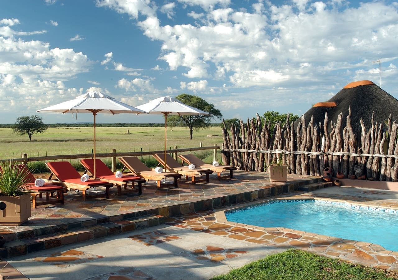 Frans indongo lodge swimming pool 1280