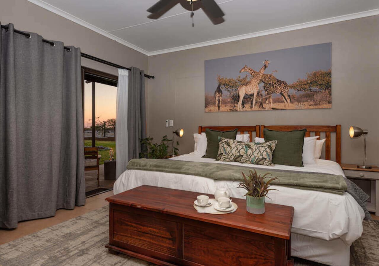 Safari house guest bedroom 1280