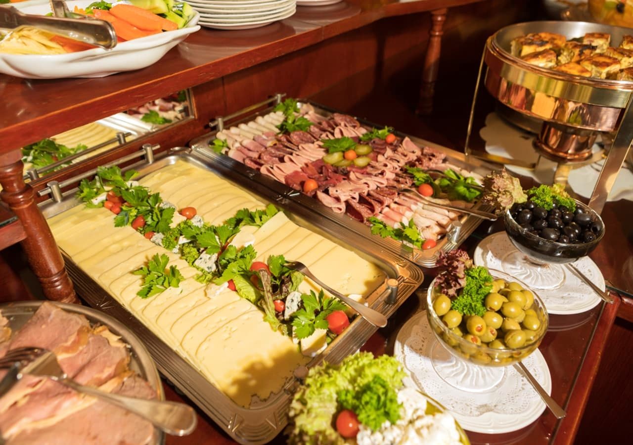 Hansa hotel breakfast buffet 1280