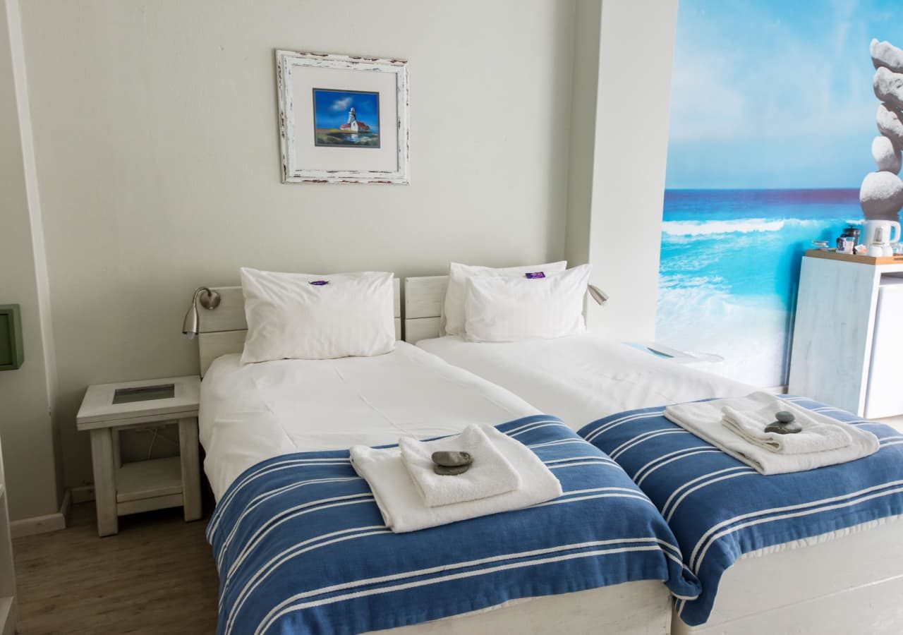 Swakopmund guesthouse luxury twin bedroom 1280