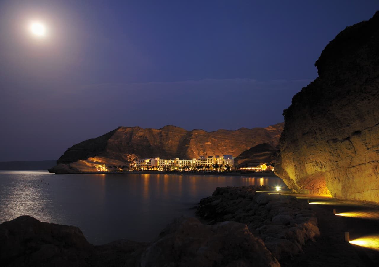 Al waha at shangri la barr al jissah resort and spa evening view of the hotel 1280