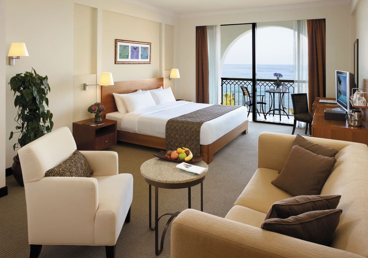 Al waha at shangri la barr al jissah resort and spa executive room with a balcony 1280