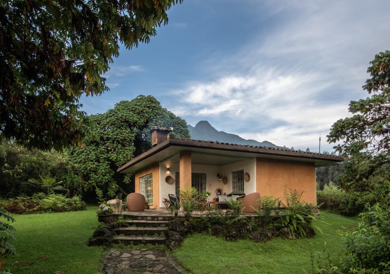 Sabyinyo silverback lodge lodge exterior 1280