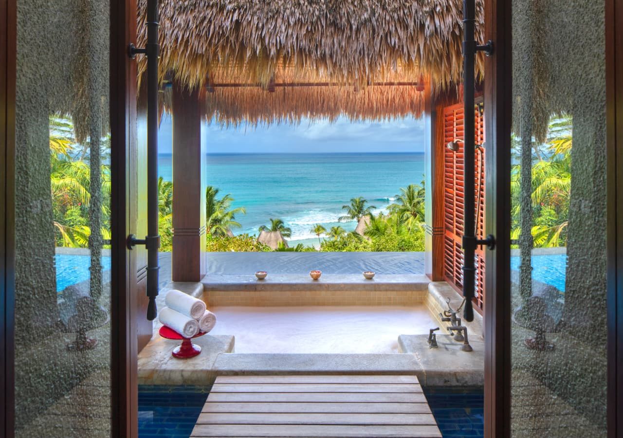 Anantara maia seychelles villas villa sunken bath 1280