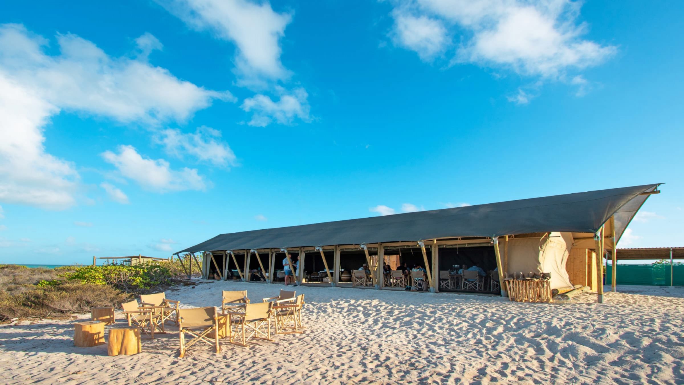 Cosmoledo atoll main camp exterior 2400