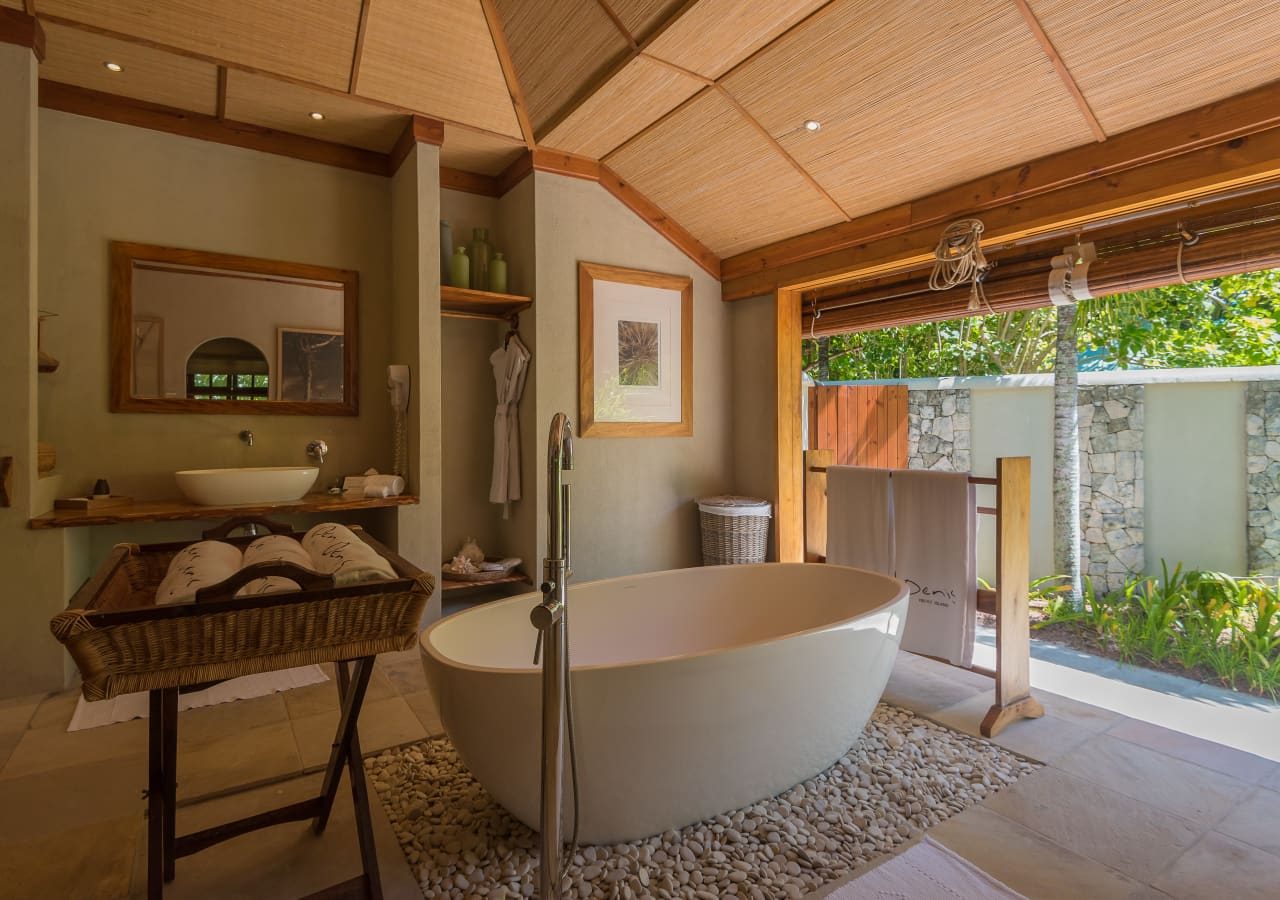 Denis private island beach villa bathtub 1280