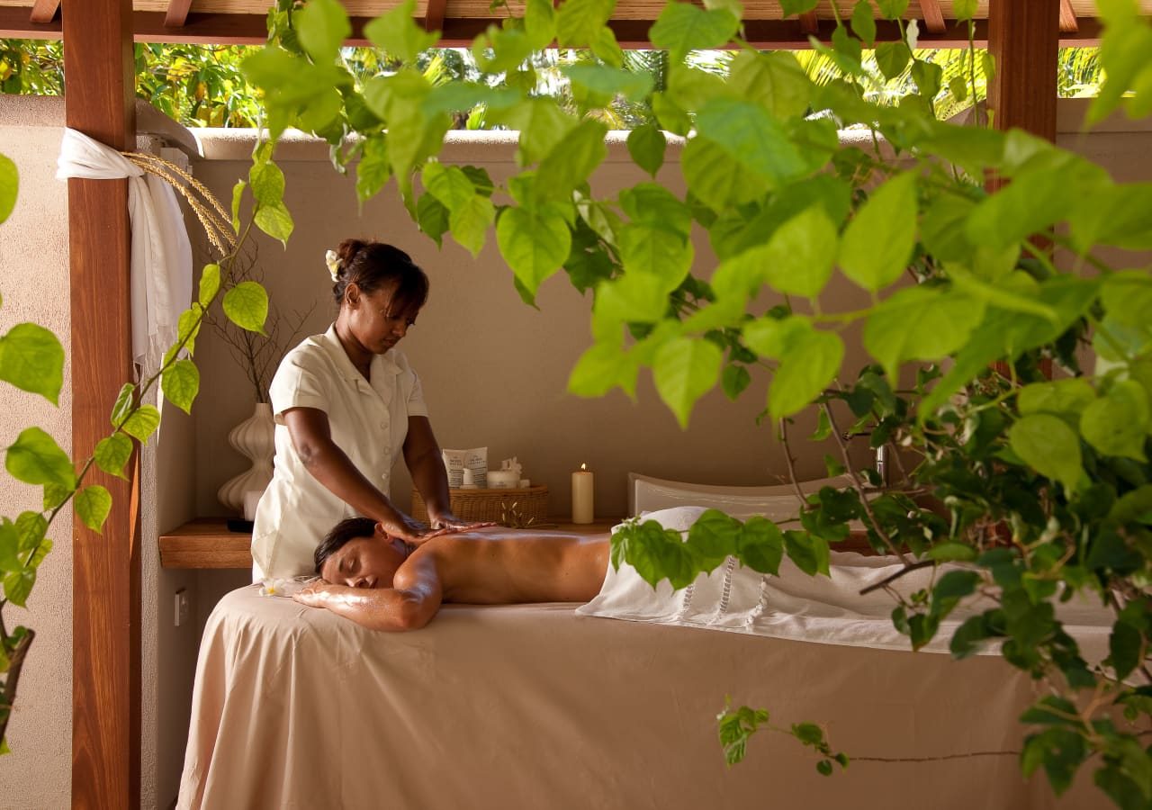 Denis private island massage in the beachfront spa 1280