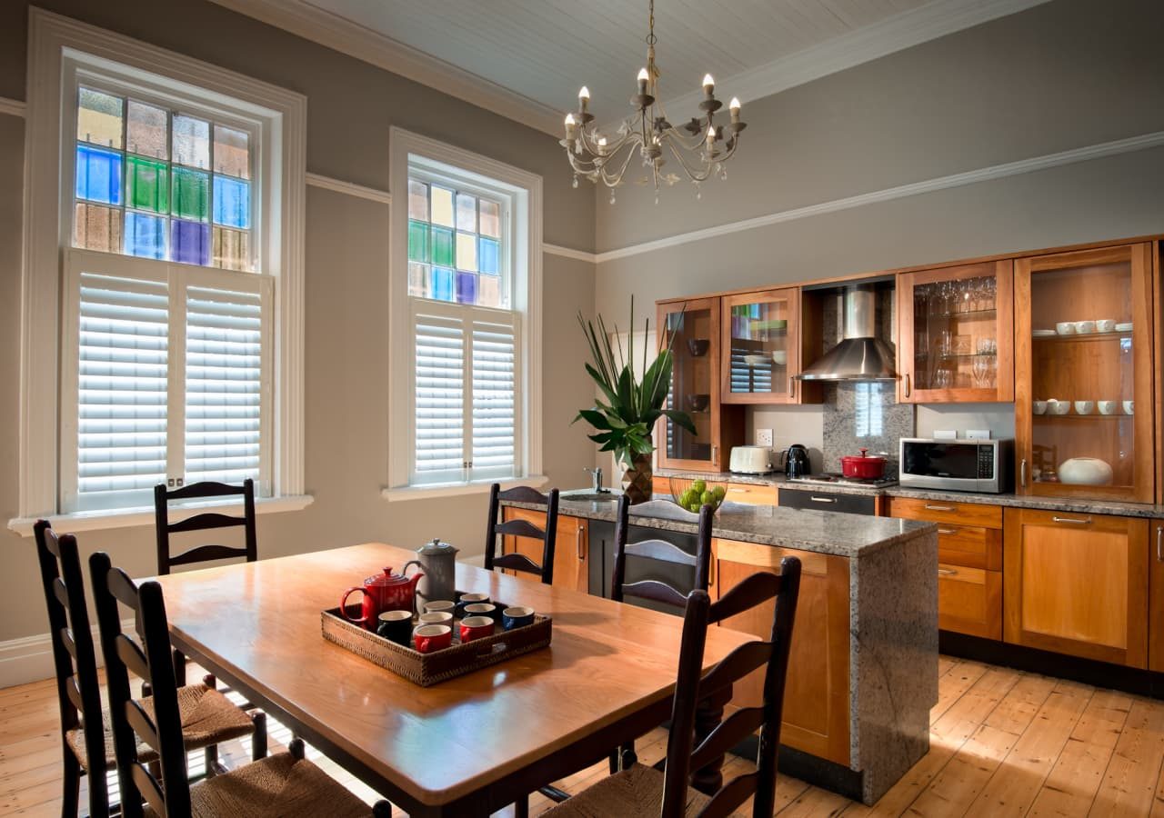 Redcliffe house kitchen and dining area 1280