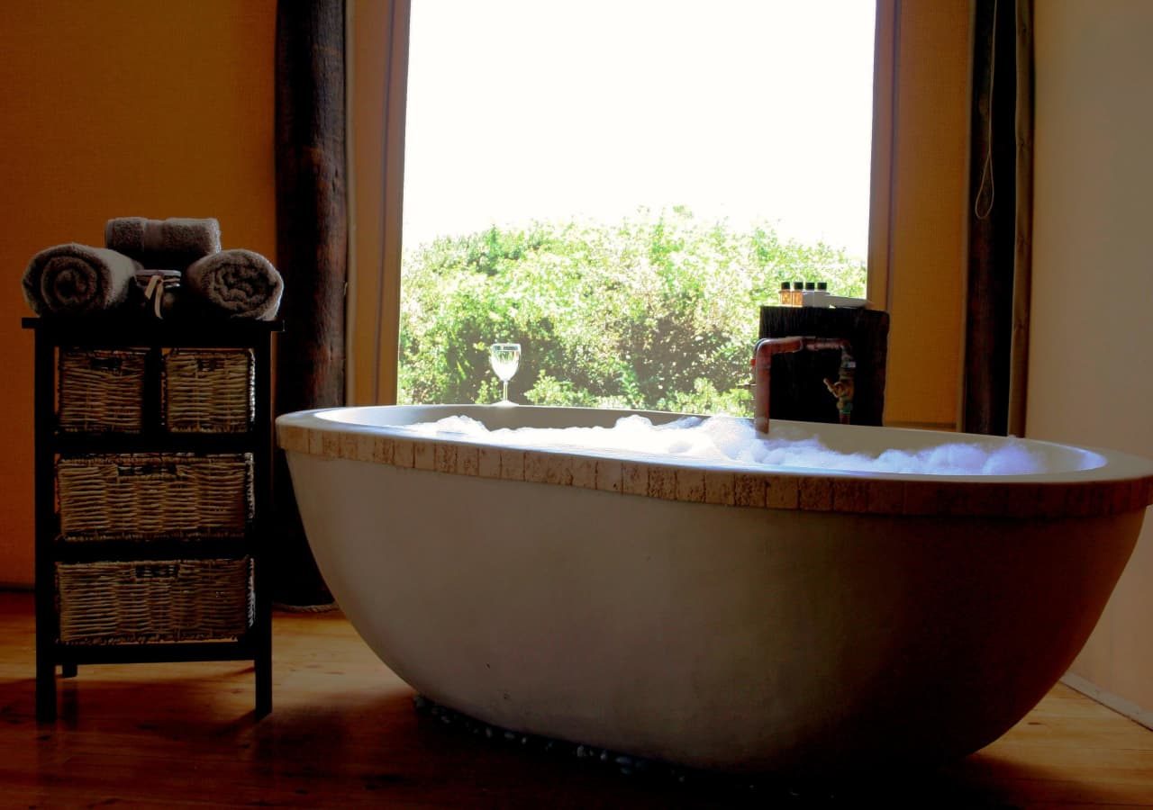 Amakhala bush lodge guest bathtub 1280