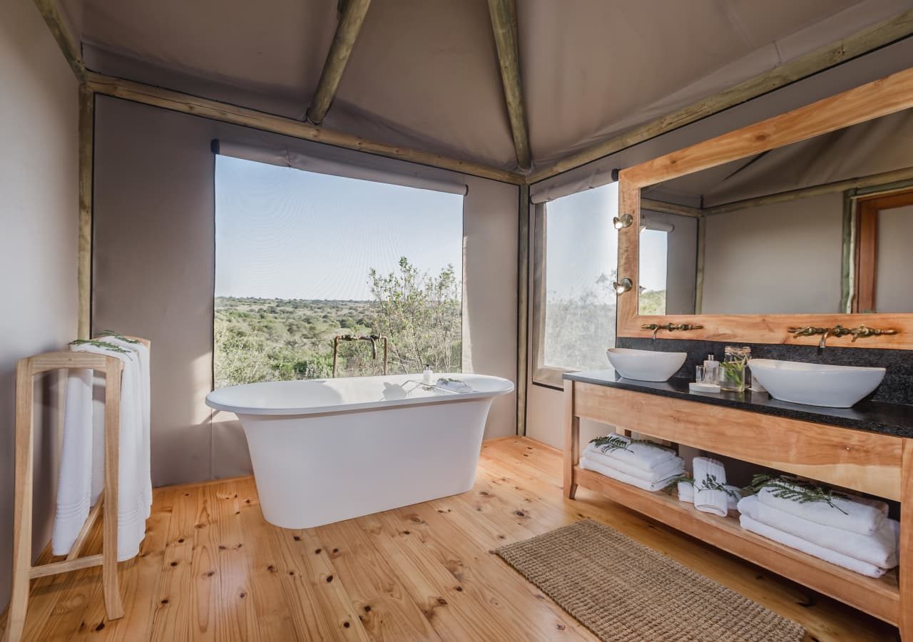 Amakhala hlosi game lodge safari tent bathroom 1280