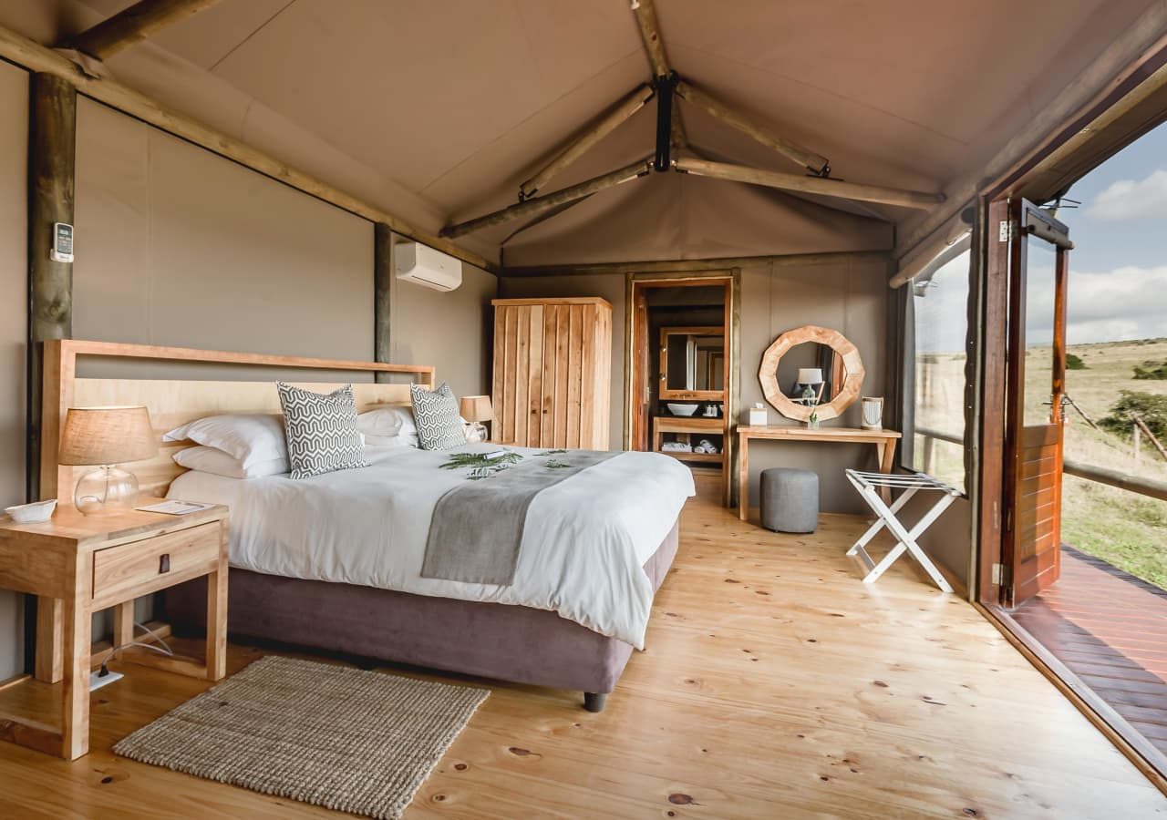 Amakhala hlosi game lodge safari tent bedroom 1280