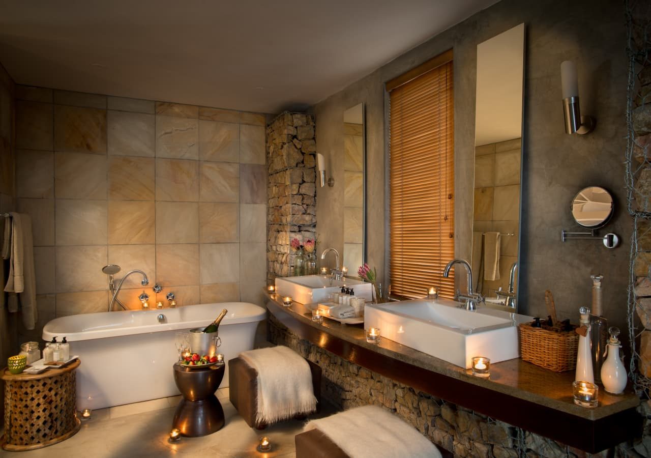 Kwandwe ecca lodge suite bathroom 1280