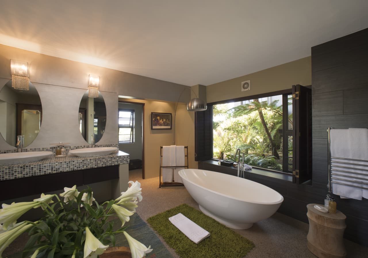 Kanonkop house forest suite bathroom 1280