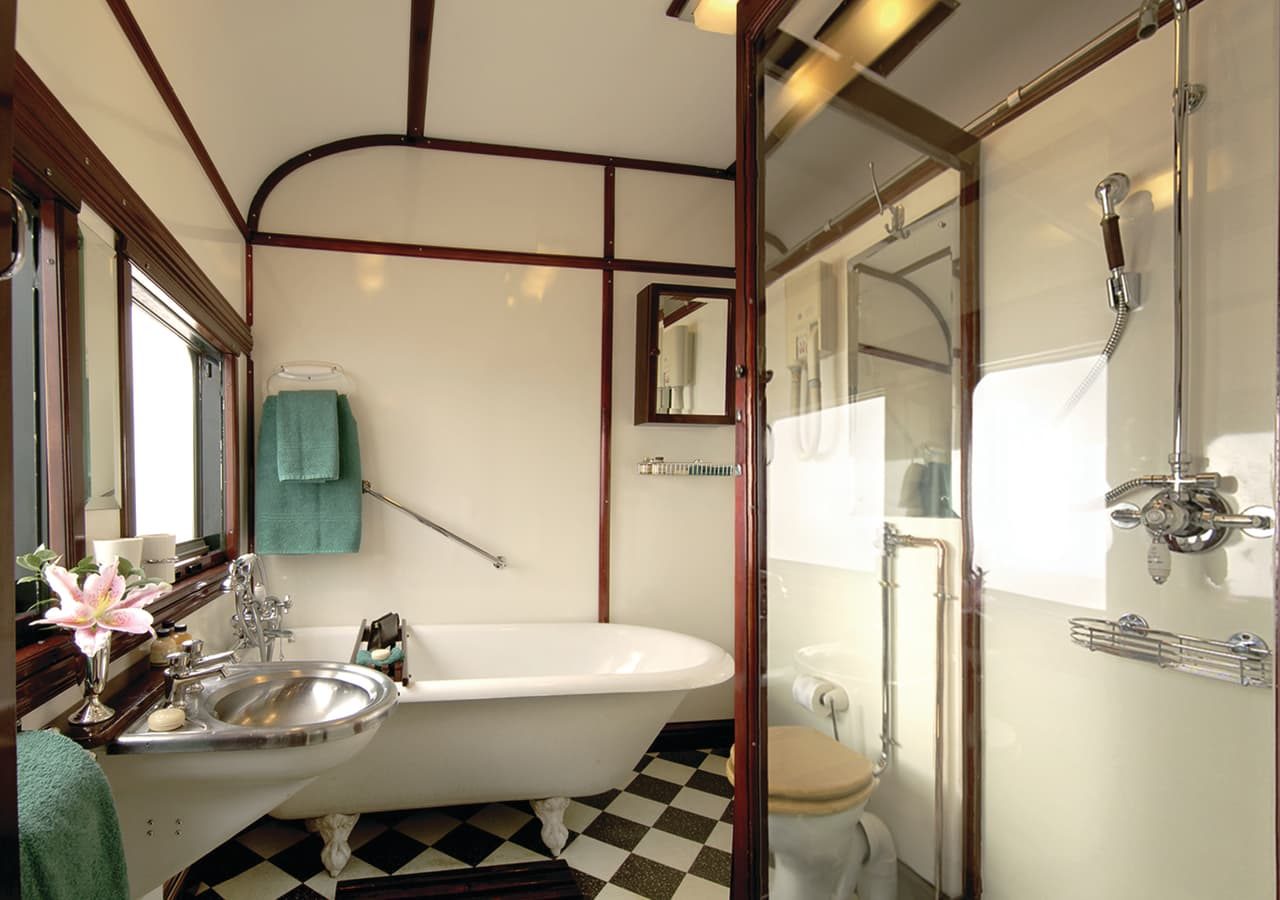 Rovos rail royal bathroom 1280