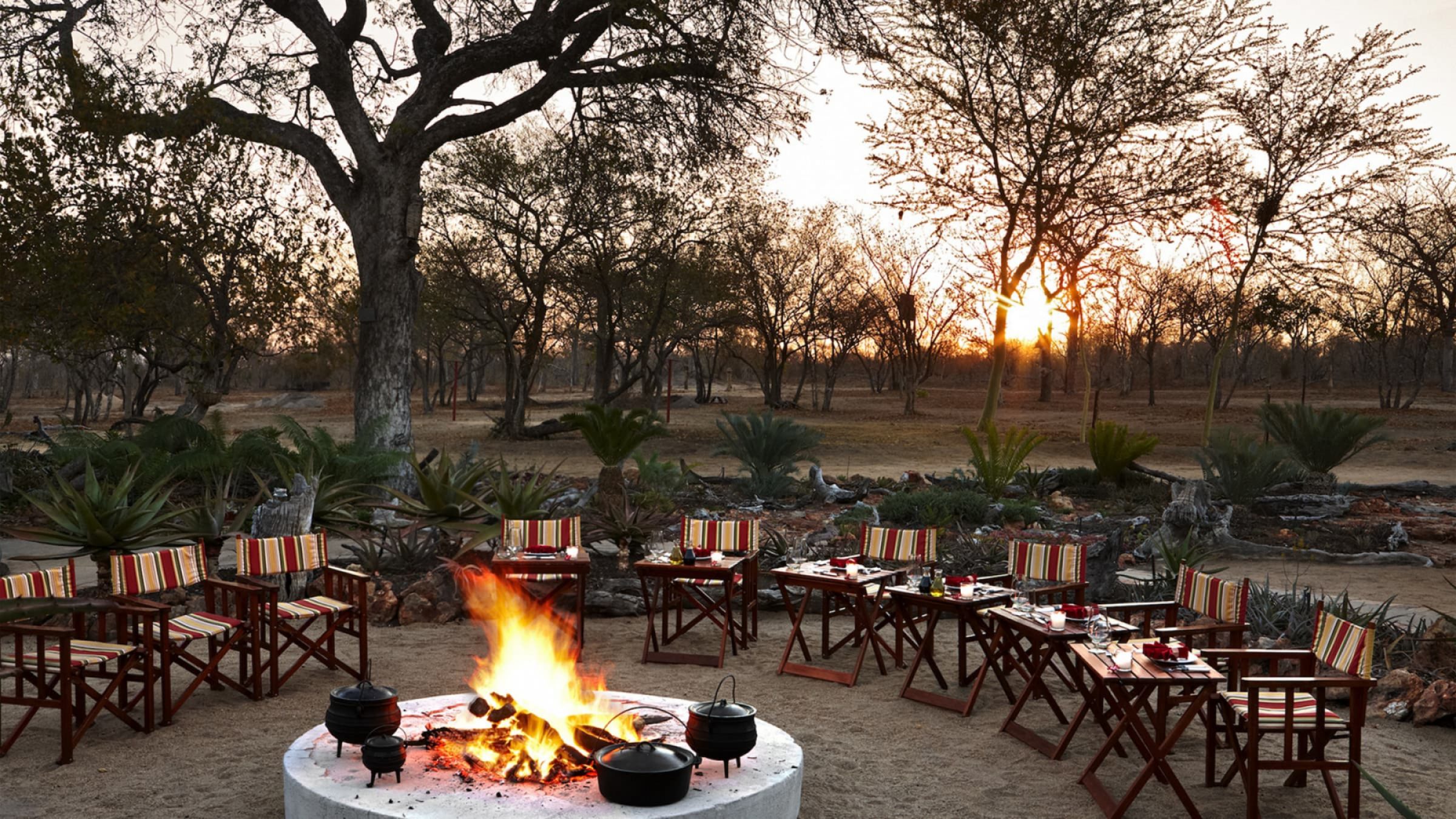 Jacis sabi house outdoor dining 2400