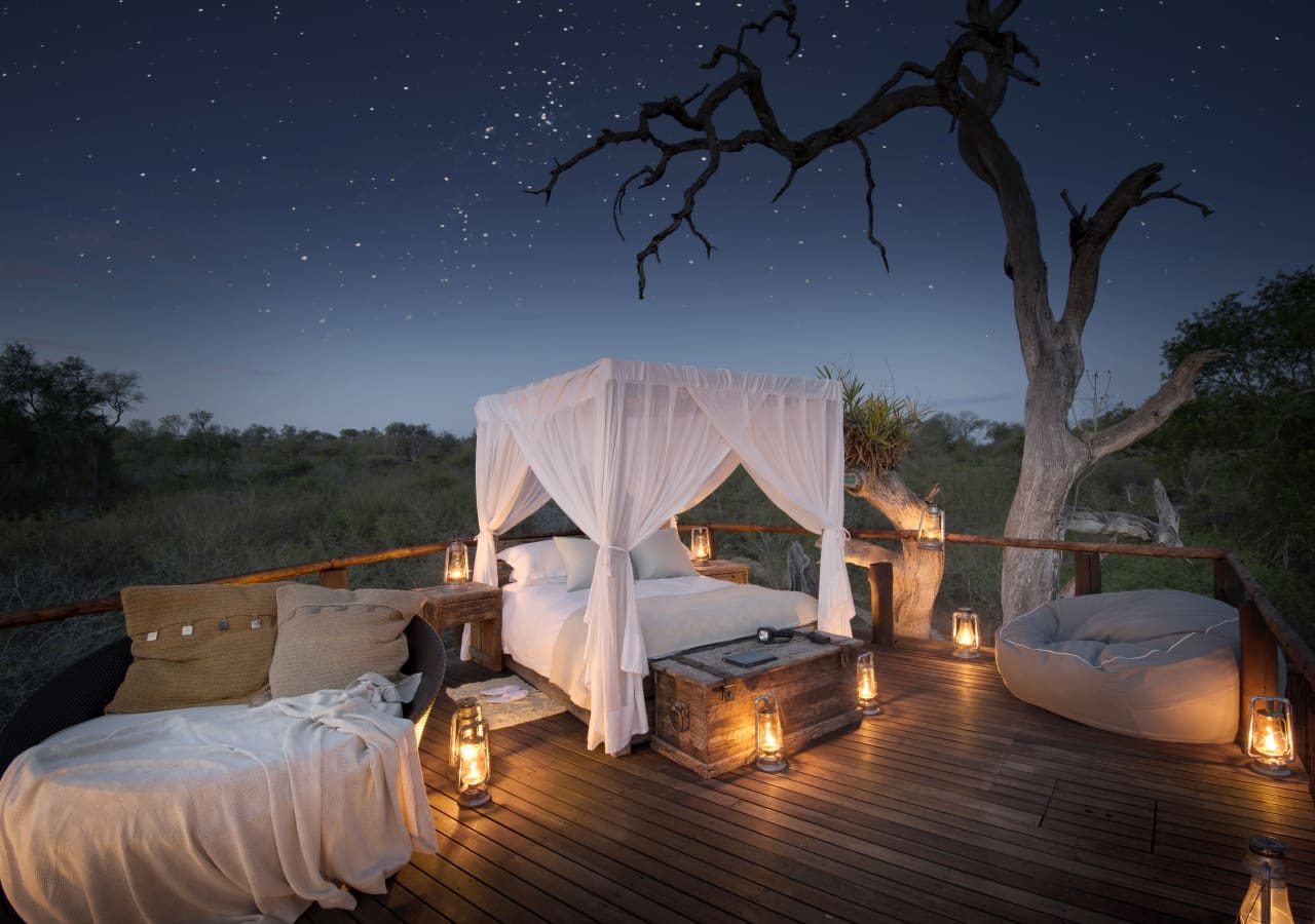 Lion sands chalkley treehouse evening bedroom view 1280