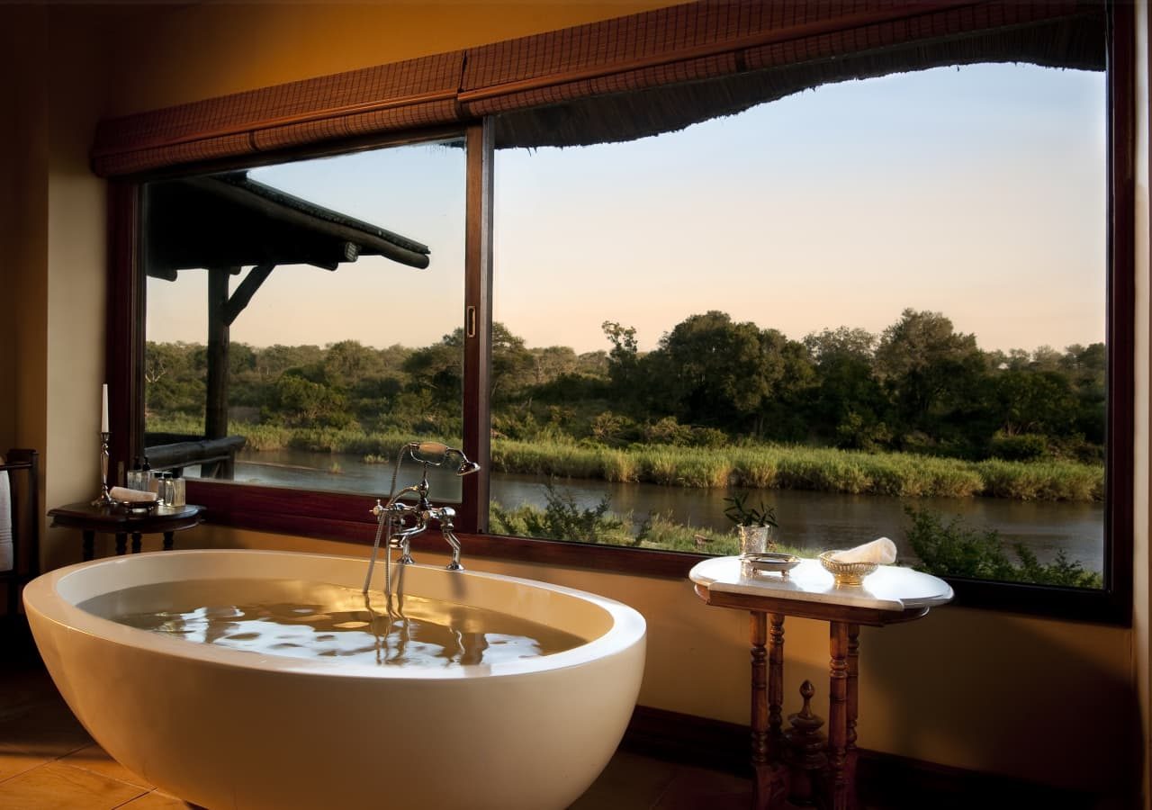 Narina lodge suite bathroom overlooking the river 1280