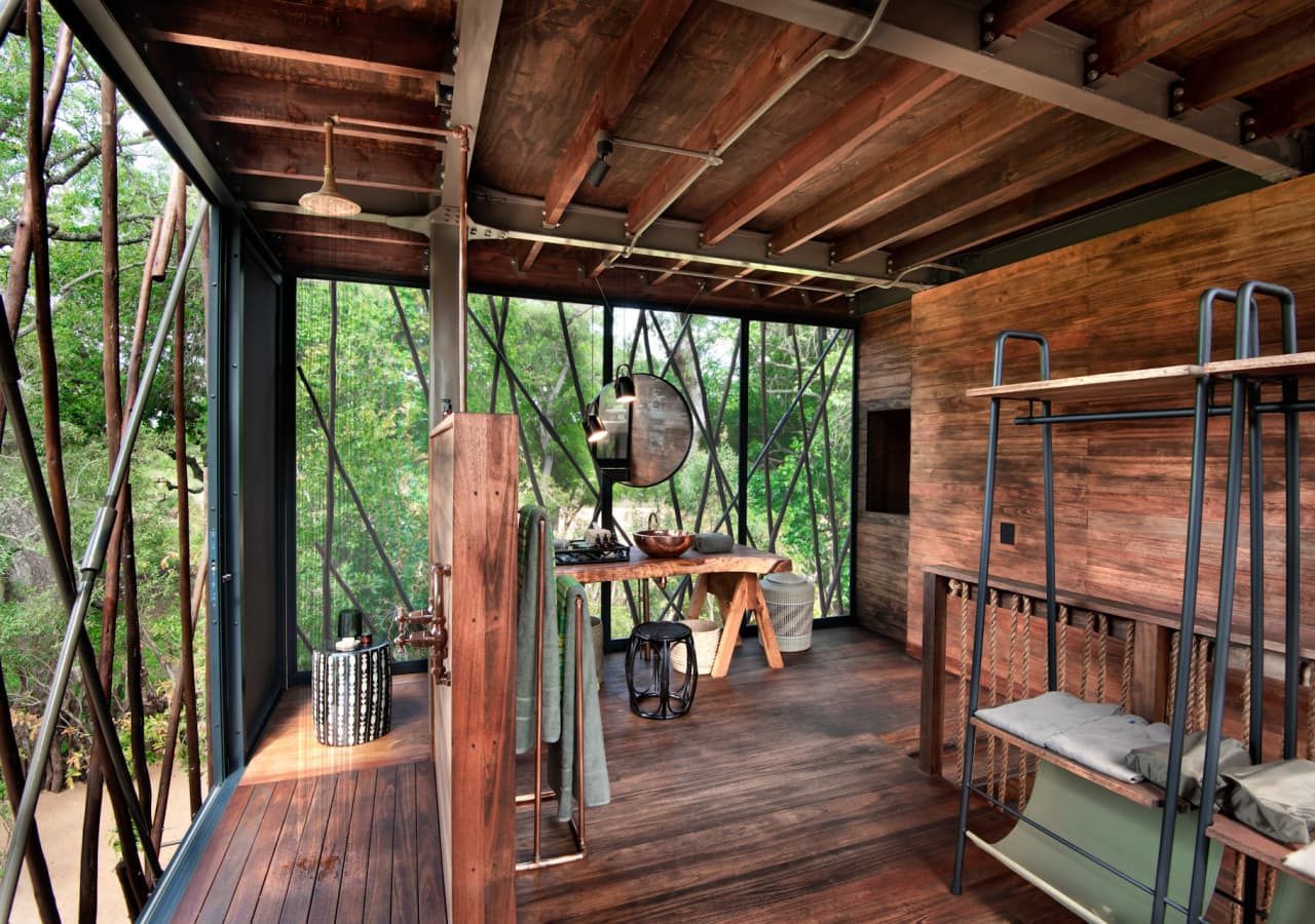 Ngala treehouse hot shower bathroom 1280