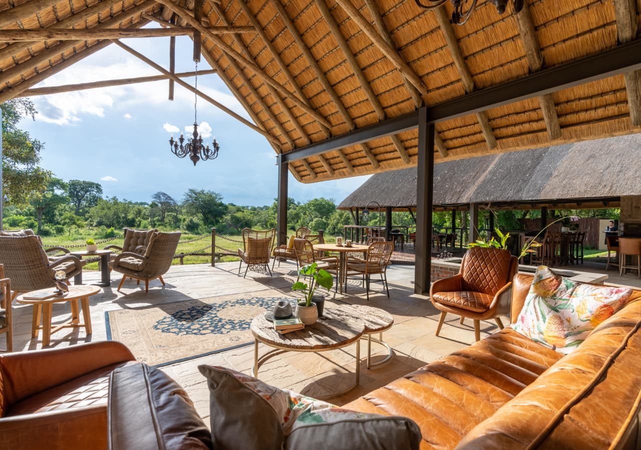 Shumbalala game lodge lodge lounge area 1280