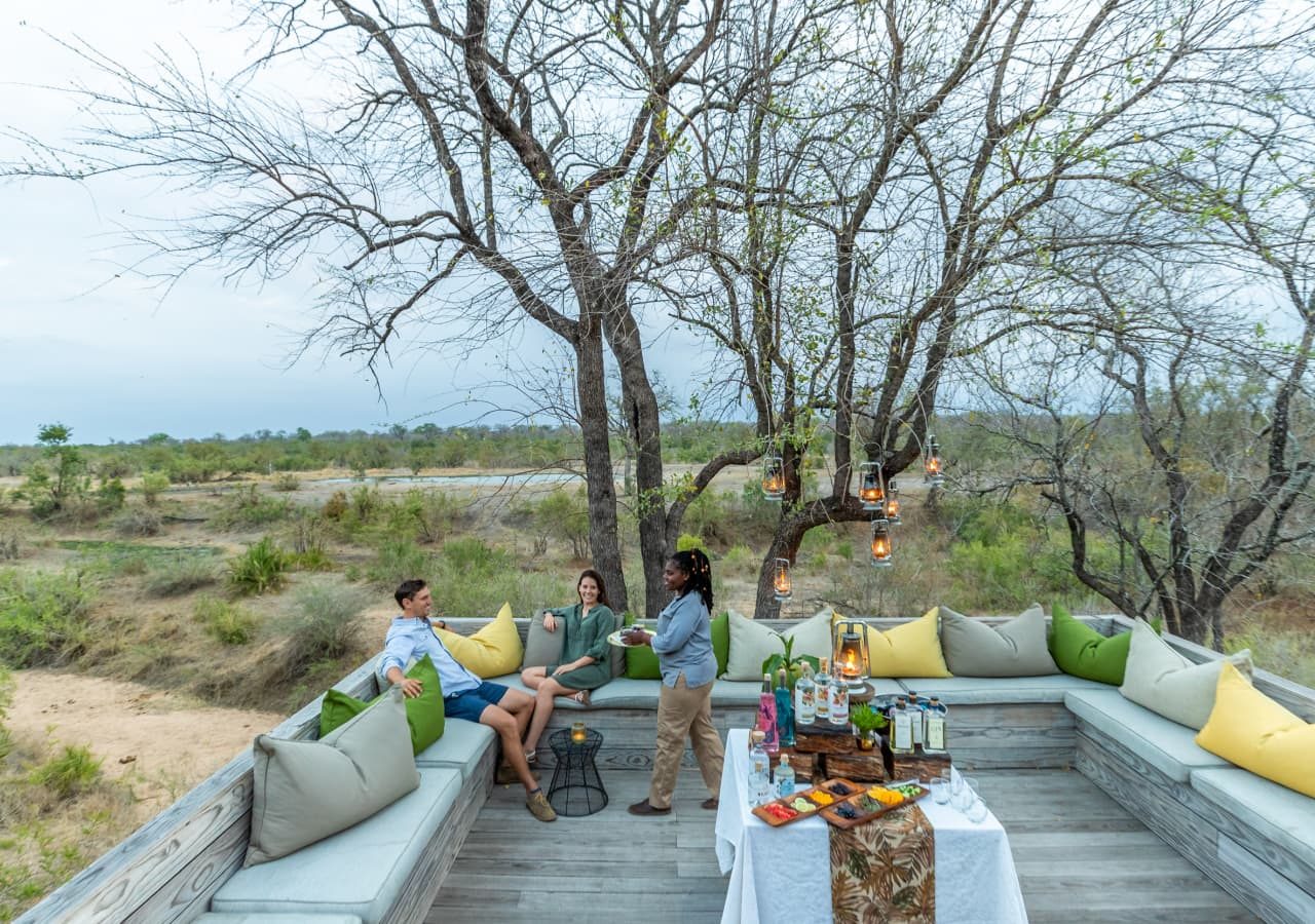 Simbambili game lodge gin tasting on the deck 1280