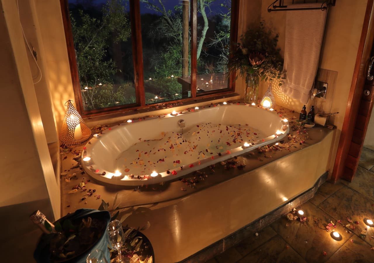 Waterbuck lodge honeymoon bathtub 1280