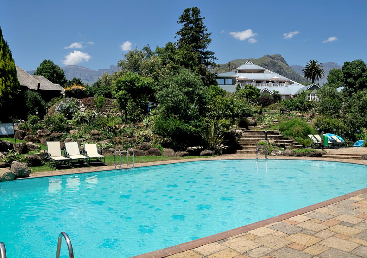 Cathedral peak hotel swimming pool 1280