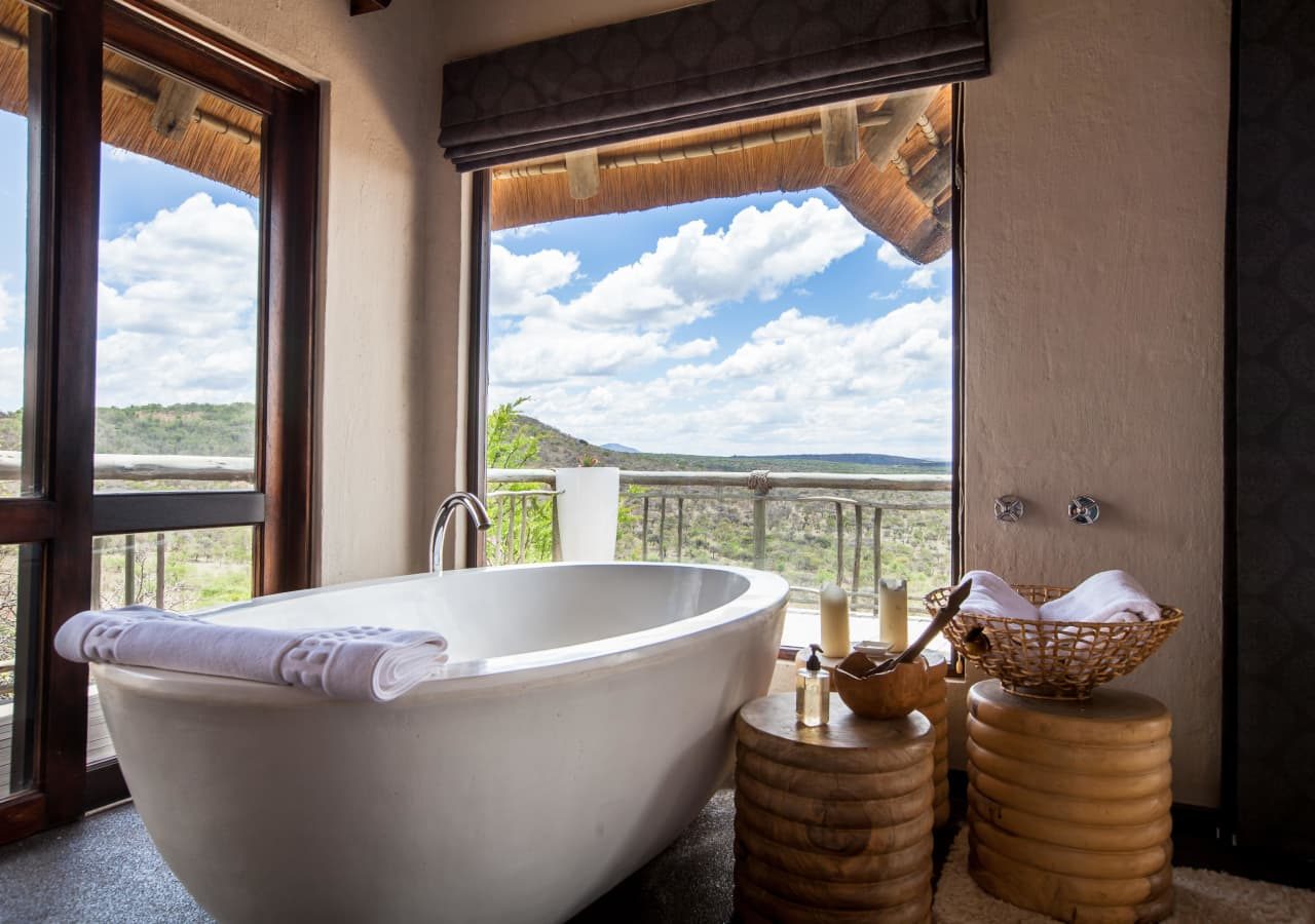 Nambiti hills private game lodge free standing bath tub with a view 1280