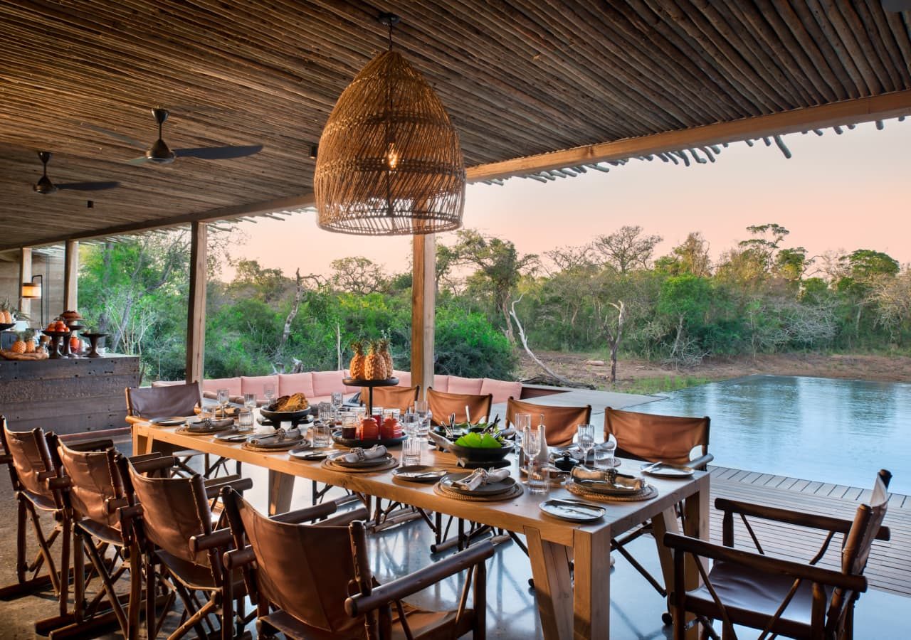 Phinda homestead outdoor dining area 1280