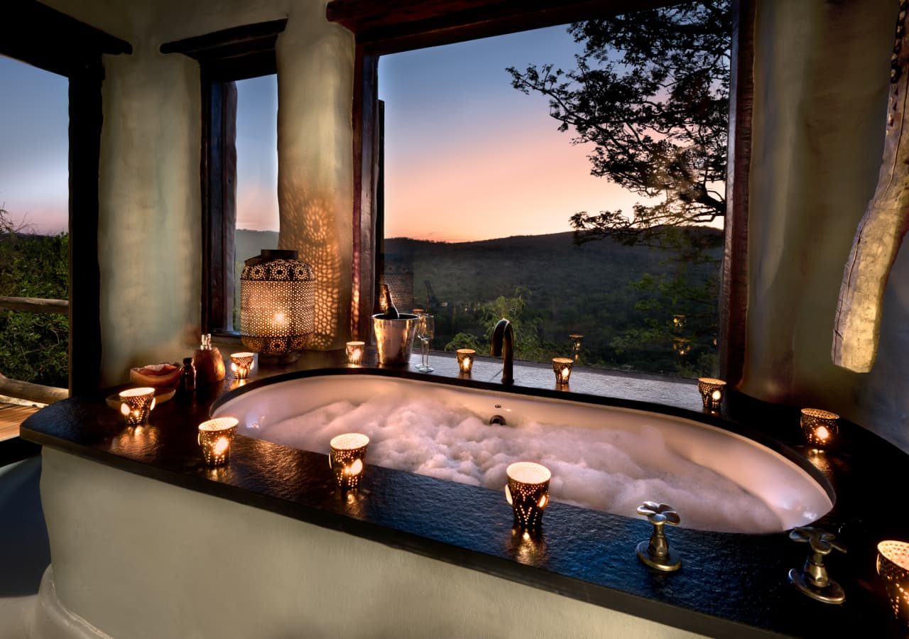 Phinda rock lodge bathtub with a view 1280