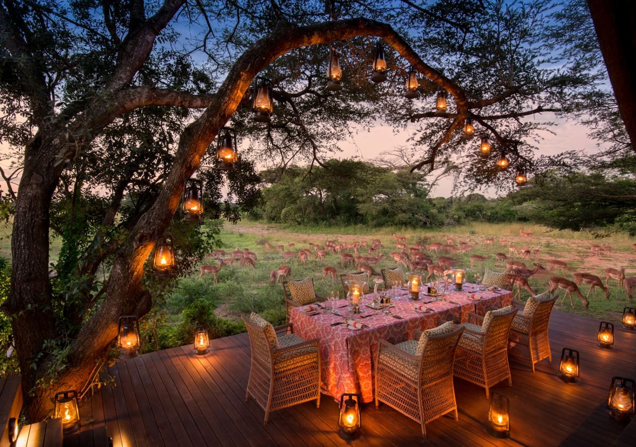 Phinda vlei lodge outdoor dining on the deck 1280