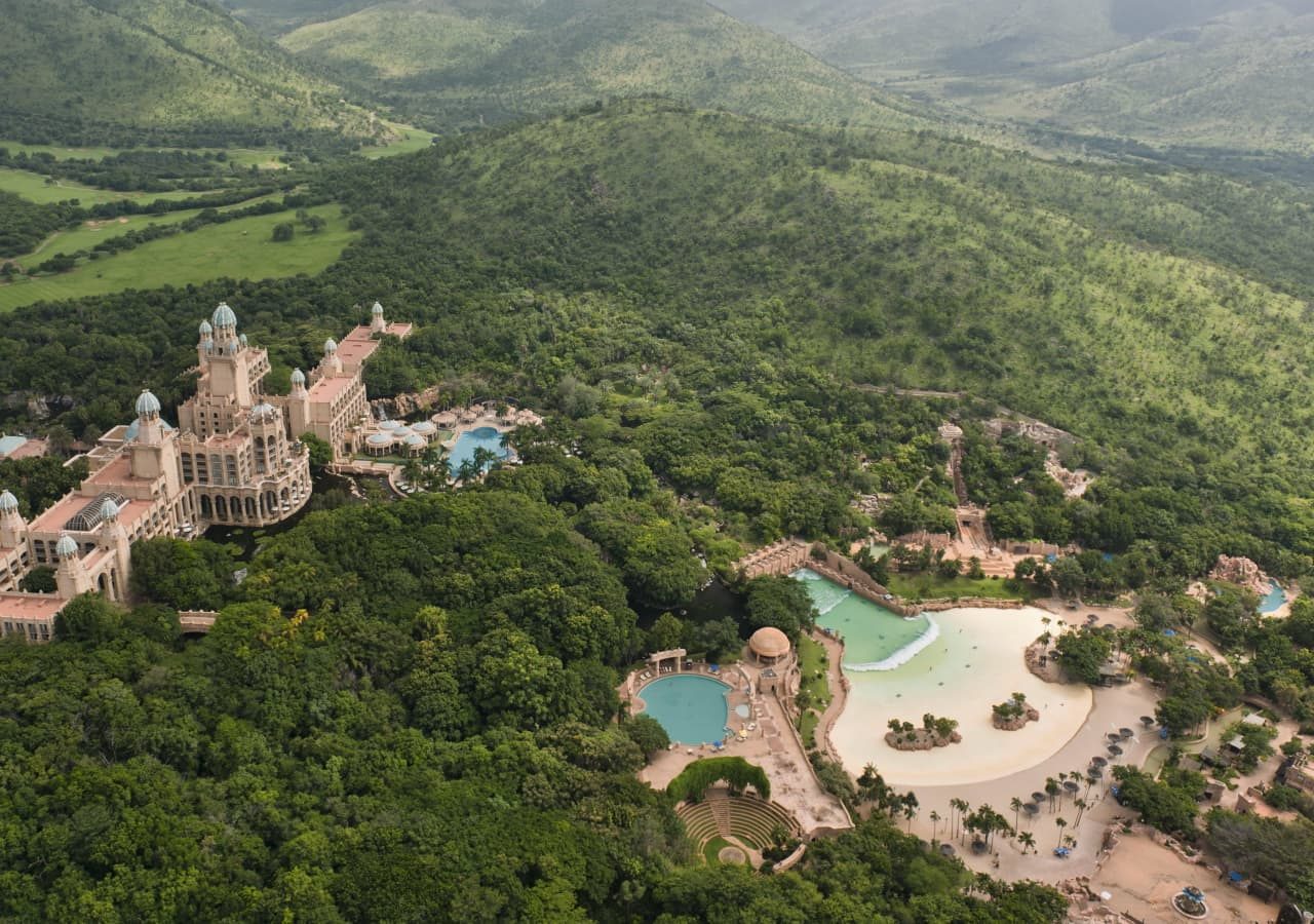 Palace of the lost city valley of waves with the palace in the background 1280