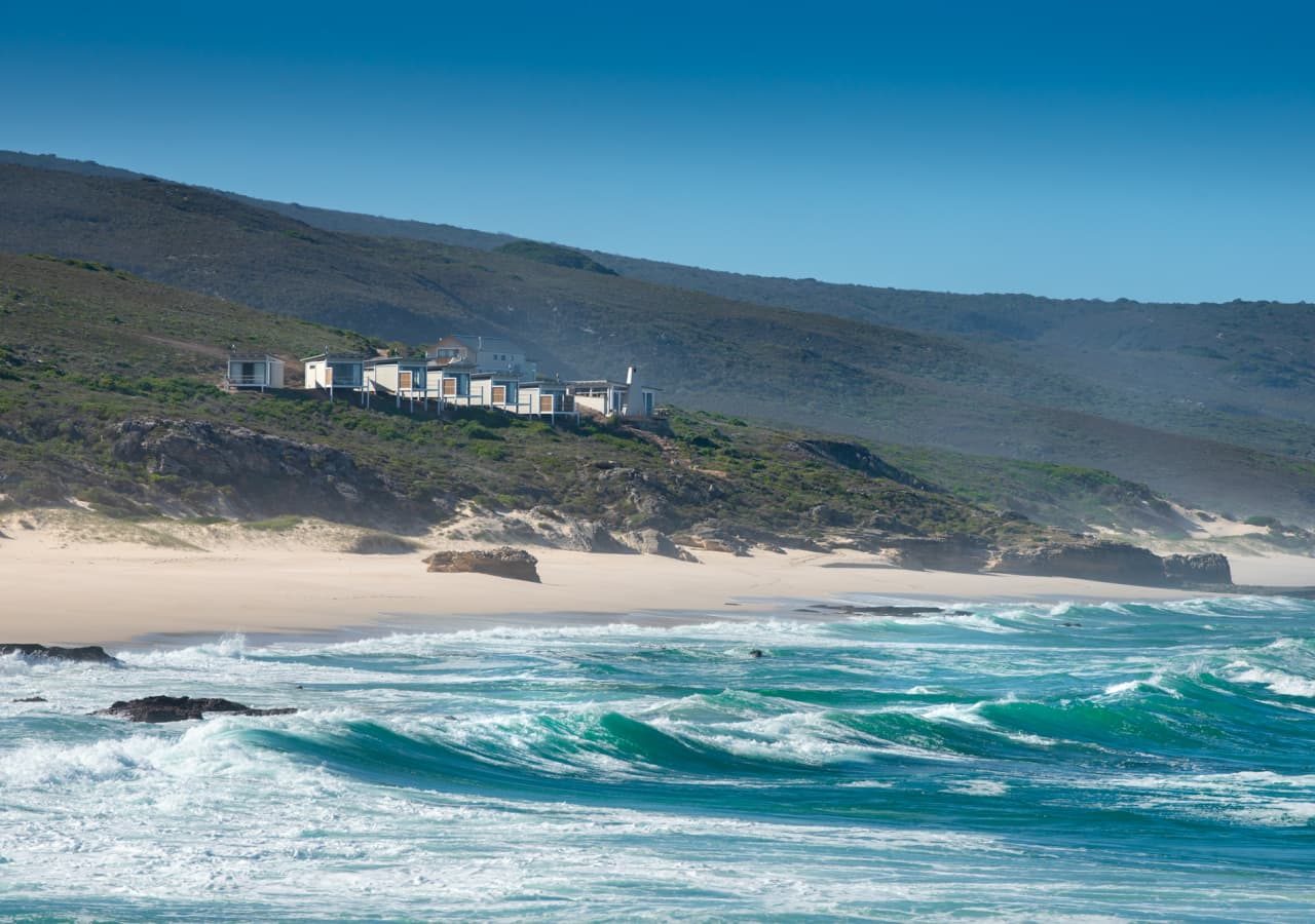 Lekkerwater beach lodge at de hoop exterior view of lodge 1280