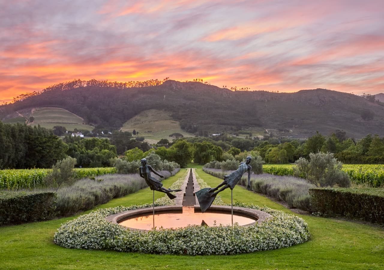 La cle des montagnes sculpture in the vineyards 1280