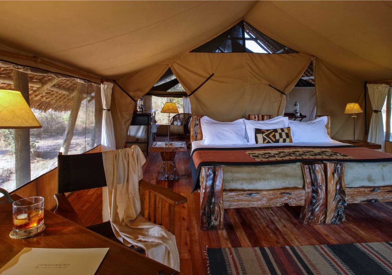 Jongomero tented suite interior 1280