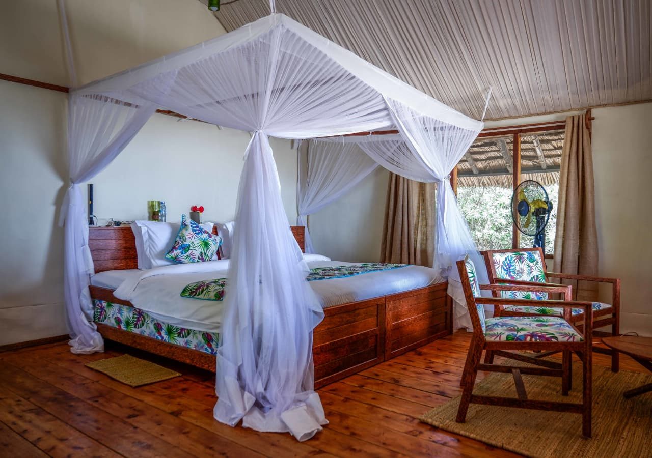 Saadani safari lodge banda suite bedroom 1280