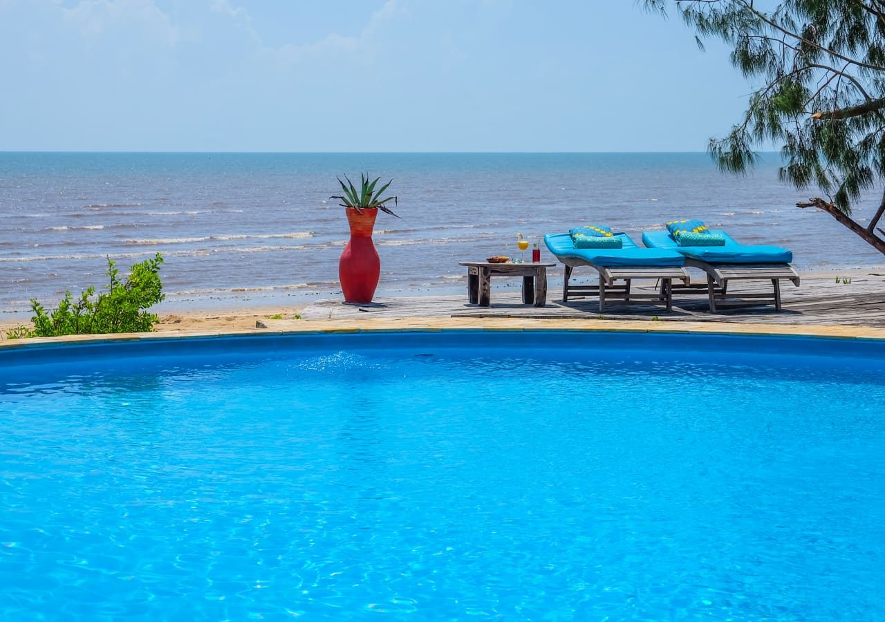 Saadani safari lodge swimming pool by the beach 1280