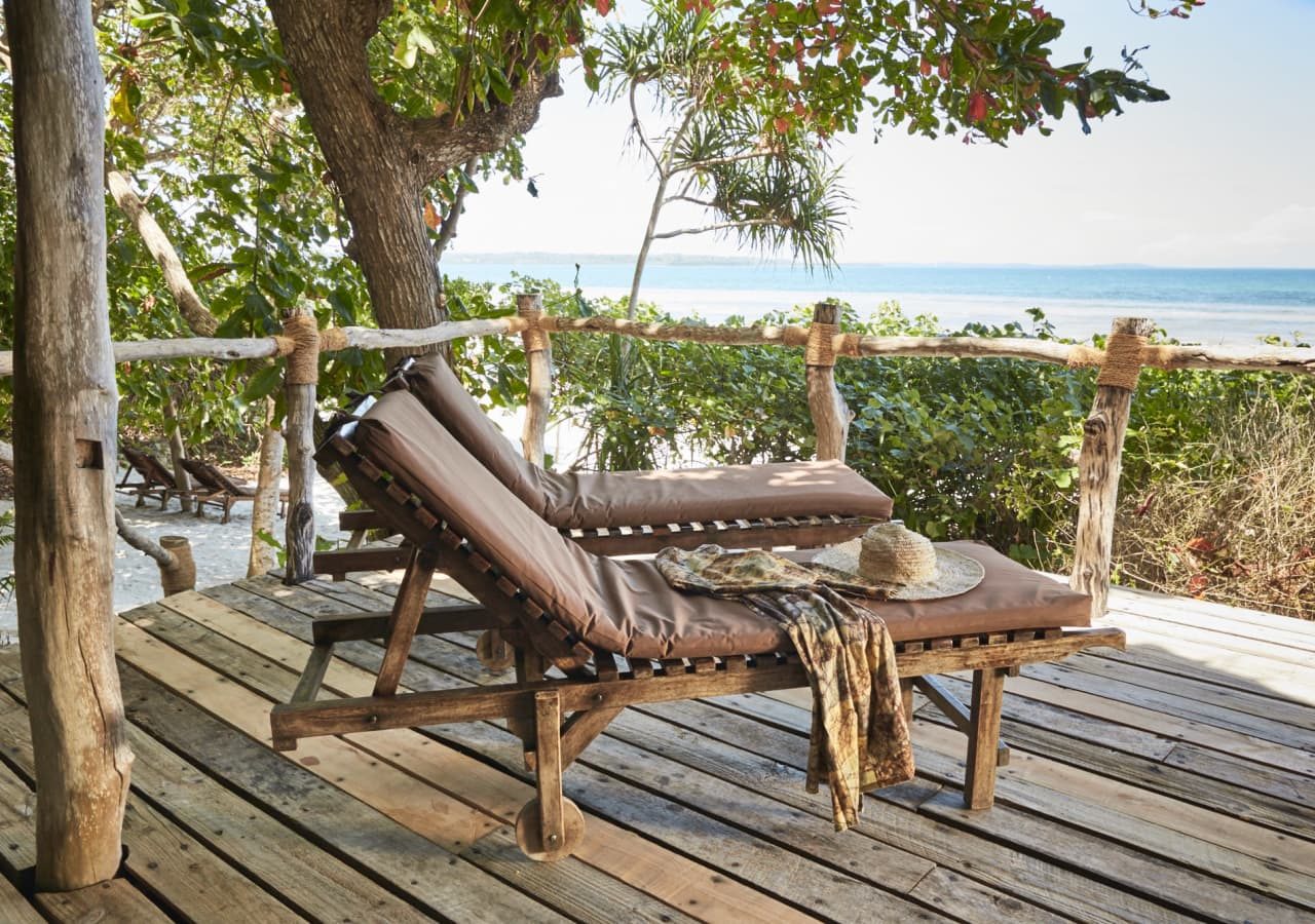 Fundu lagoon beachfront terrace 1280