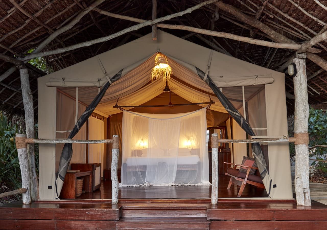 Fundu lagoon tented bedroom 1280