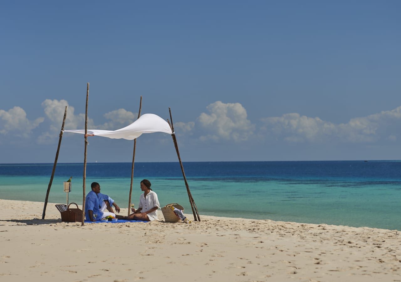 Park hyatt zanzibar sandbank picnic lunch 1280