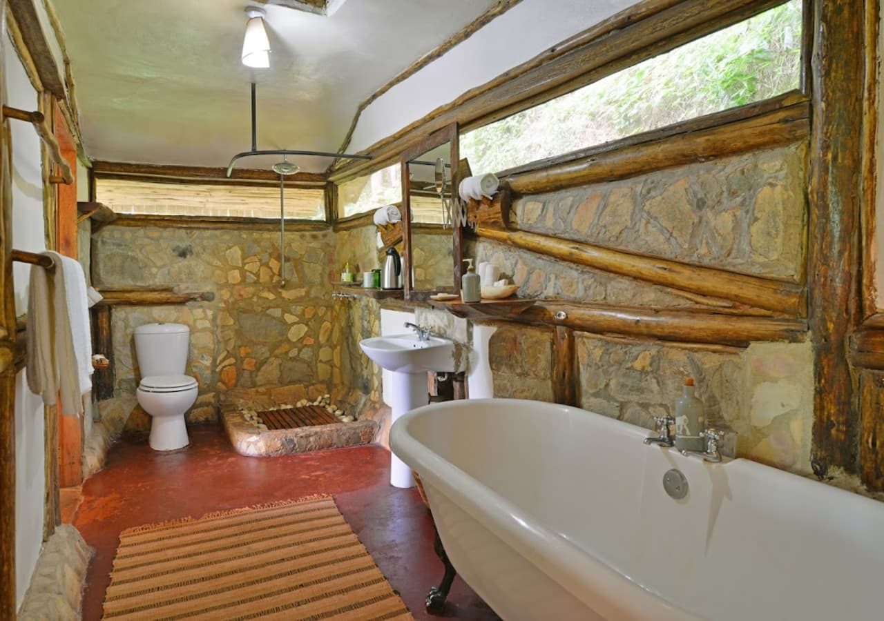 Buhoma lodge guest bathroom 1280