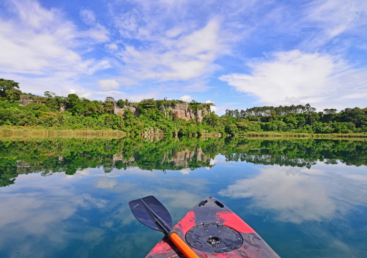 Kyaninga lodge kayaking at lake kyaninga 1280