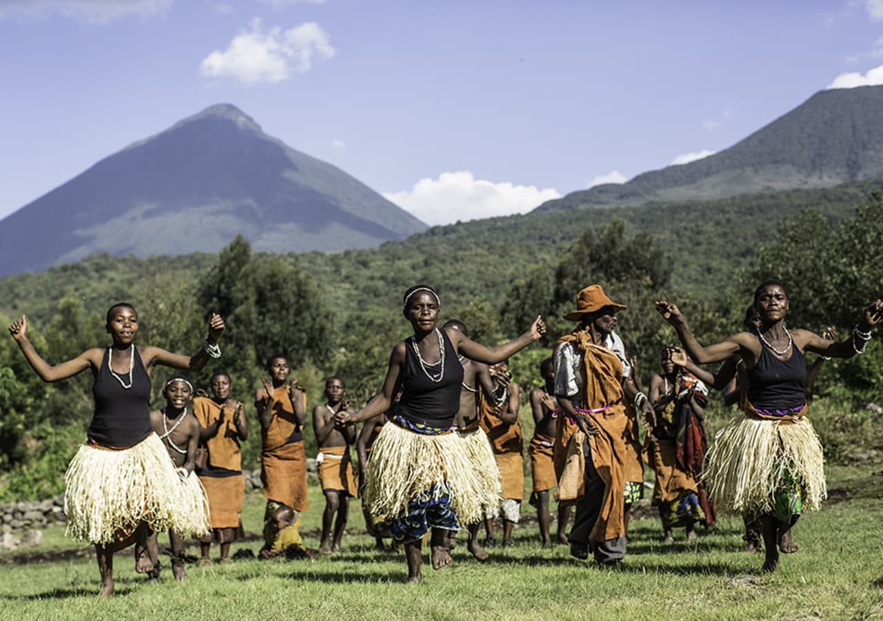 Mount gahinga lodge batwa dancers 1280