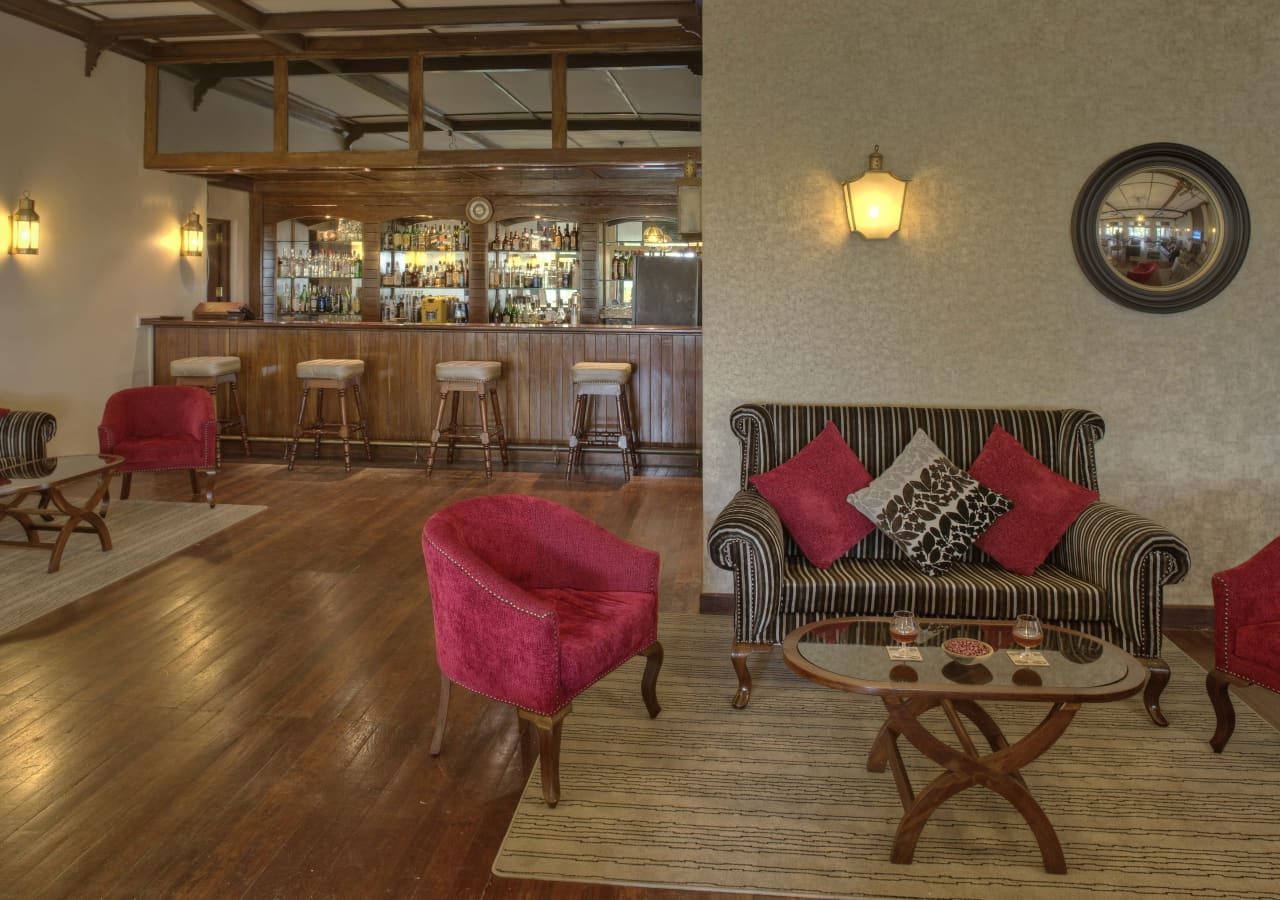 Paraa safari lodge explorers bar 1280